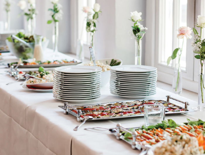 Nhận đặt tiệc cưới, tiệc buffet - Suất Ăn Công Nghiệp Thiên Phúc Ngân - Công Ty TNHH MTV TMDV Thiên Phúc Ngân